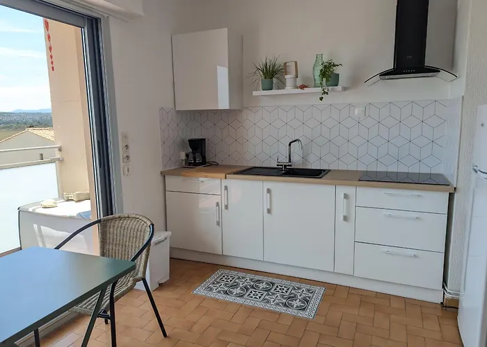 Bel T2 Climatisé Avec Piscine Et Parking à 250m De La - Fr-1-797-9 Appartement Port-la-Nouvelle