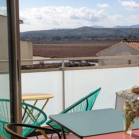Bel T2 Climatise Avec Piscine Et Parking A 250m De La - Fr-1-797-9 * Port-la-Nouvelle