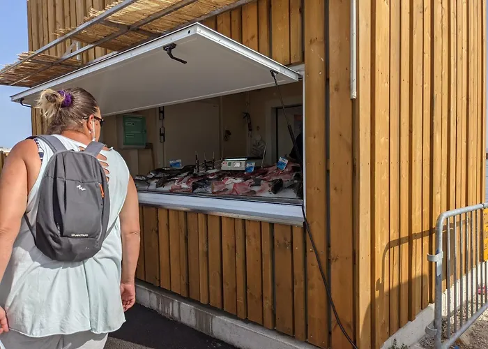 Apartamento Bel T2 Climatisé Avec Piscine Et Parking à 250m De La - Fr-1-797-9 *