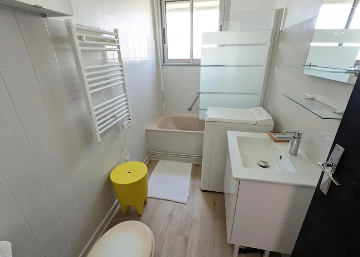 Apartamento Bel T2 Climatisé Avec Piscine Et Parking à 250m De La - Fr-1-797-9 *